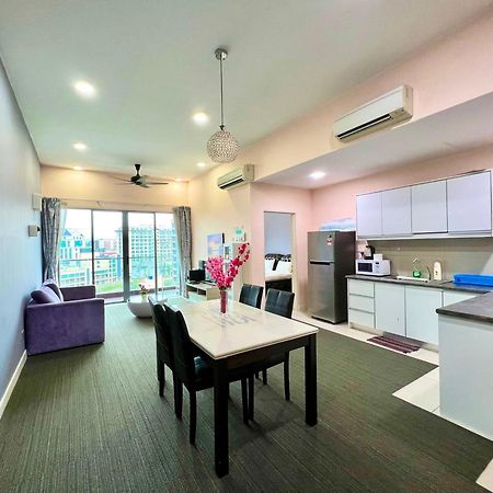 Capital O 90987 The Loft Residences Homestay @ Imago Shopping Mall 2 Kampong Sembulan Extérieur photo