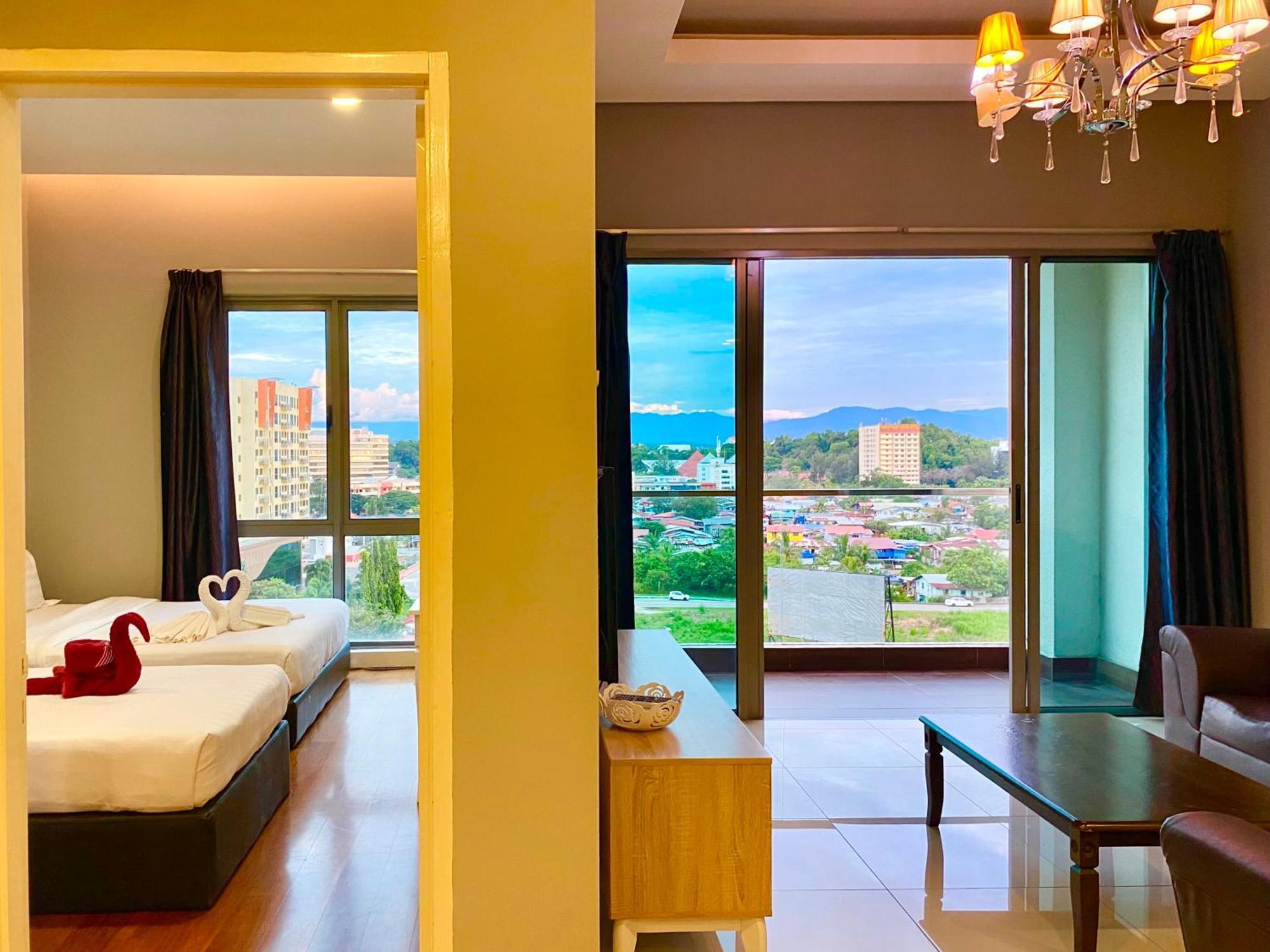 Capital O 90987 The Loft Residences Homestay @ Imago Shopping Mall 2 Kampong Sembulan Extérieur photo