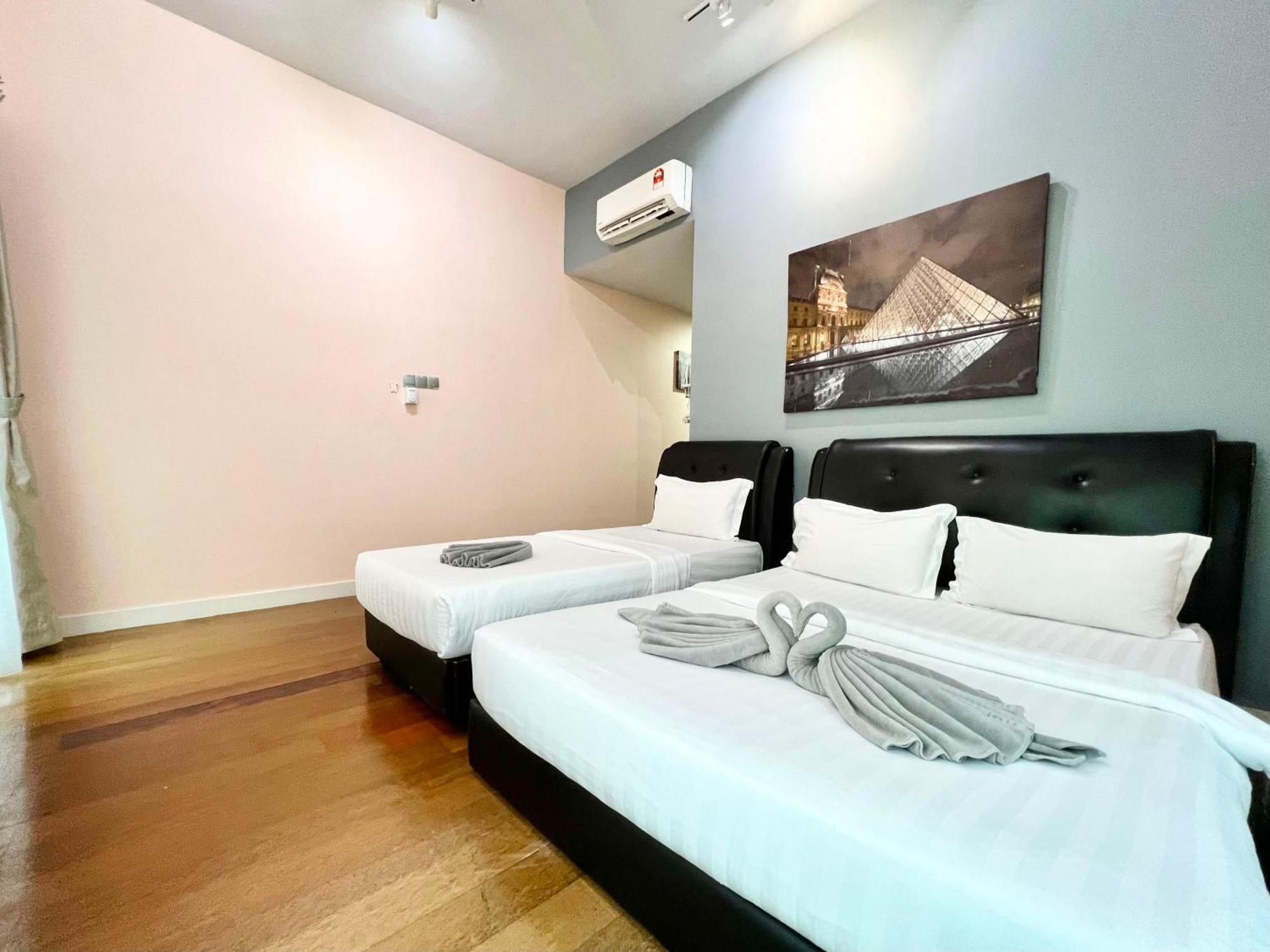 Capital O 90987 The Loft Residences Homestay @ Imago Shopping Mall 2 Kampong Sembulan Extérieur photo